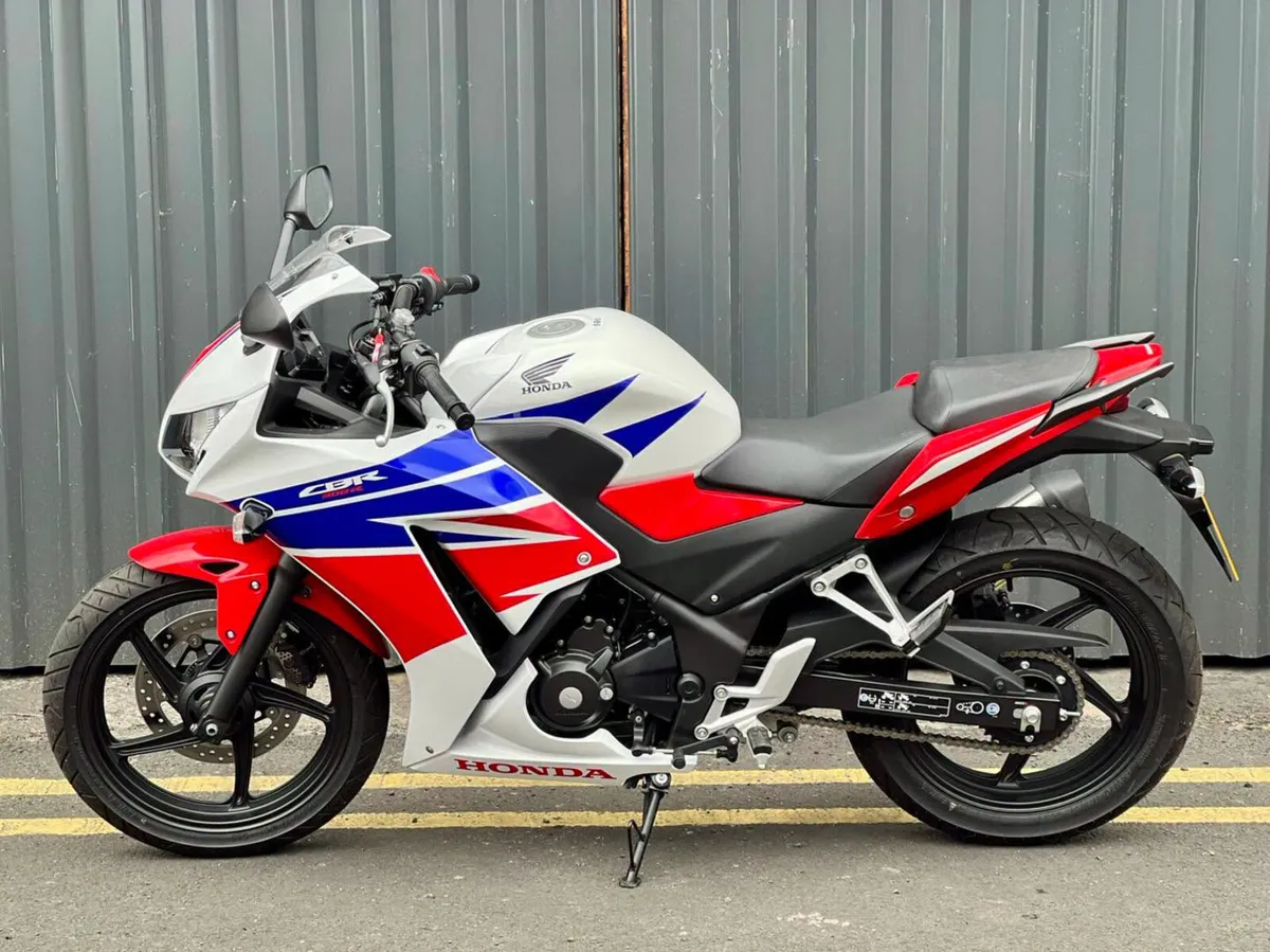 Honda CBR300R 2016 - Image 2