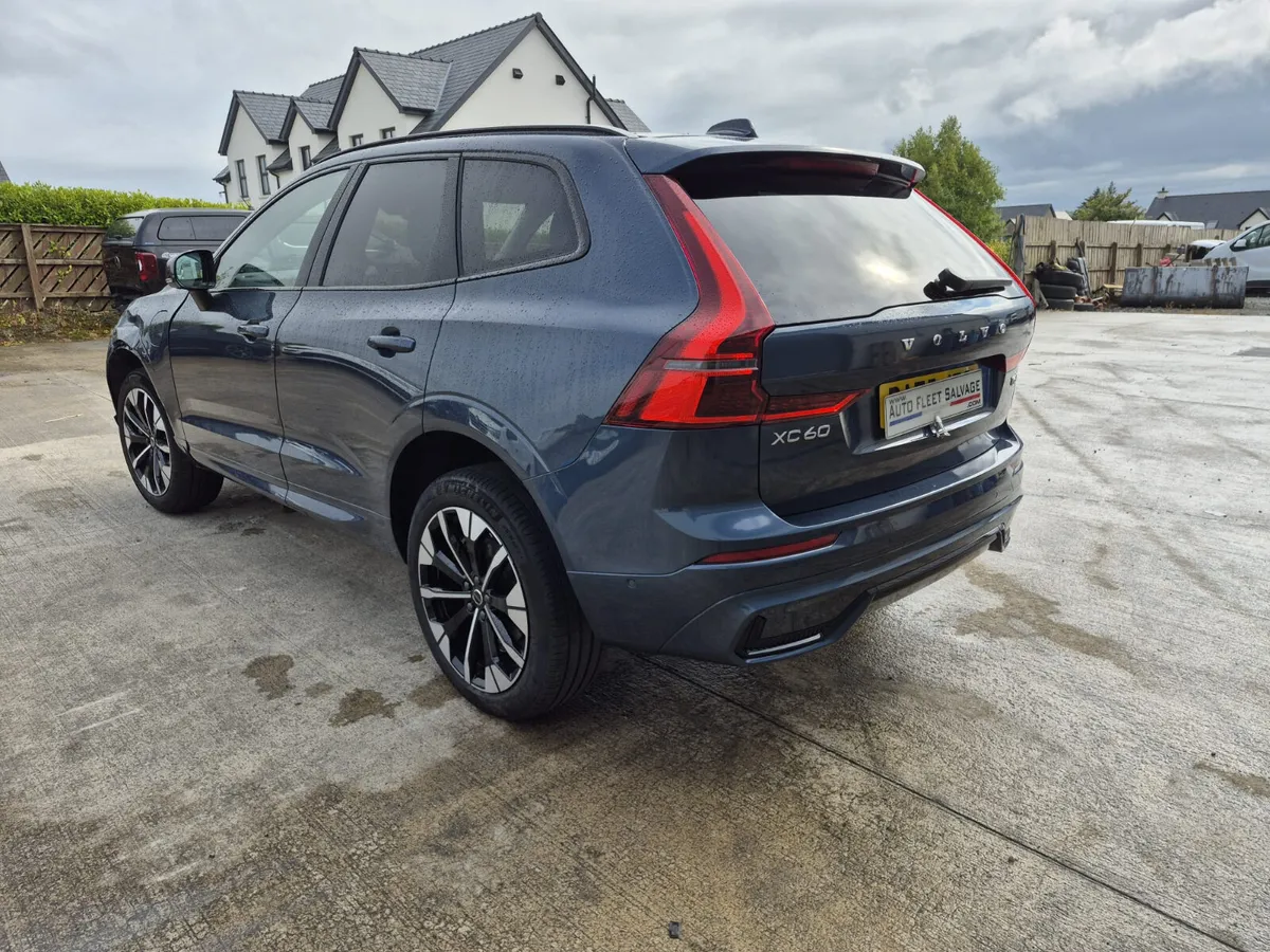 2026 VOLVO XC60 PRO PLUS T6 PHEV AWD PLUG-IN HYBRI - Image 4