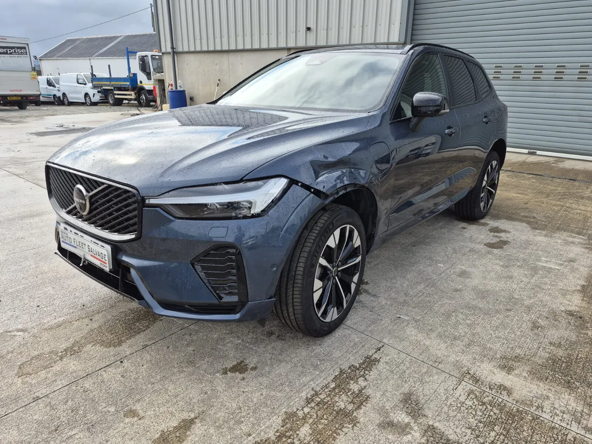 2026 VOLVO XC60 PRO PLUS T6 PHEV AWD PLUG-IN HYBRI - Image 3