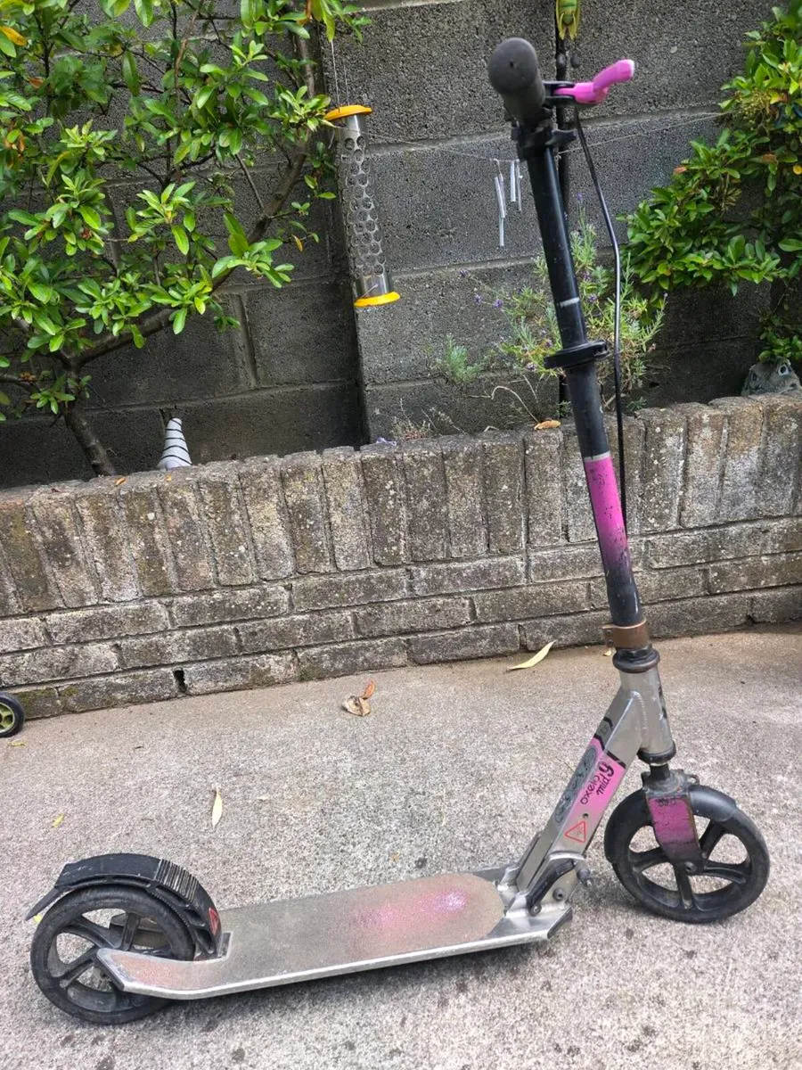 Girls scooter