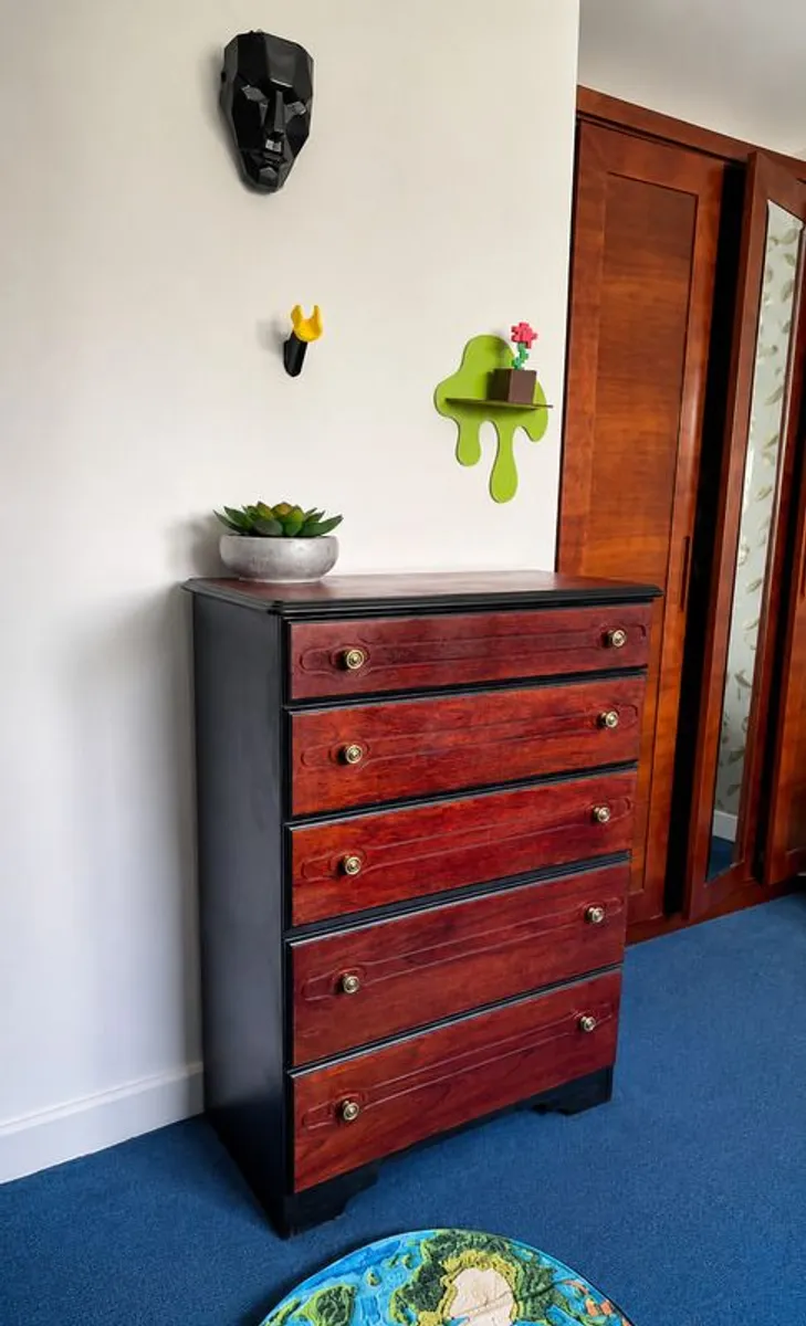 Chest of drawer - Image 1