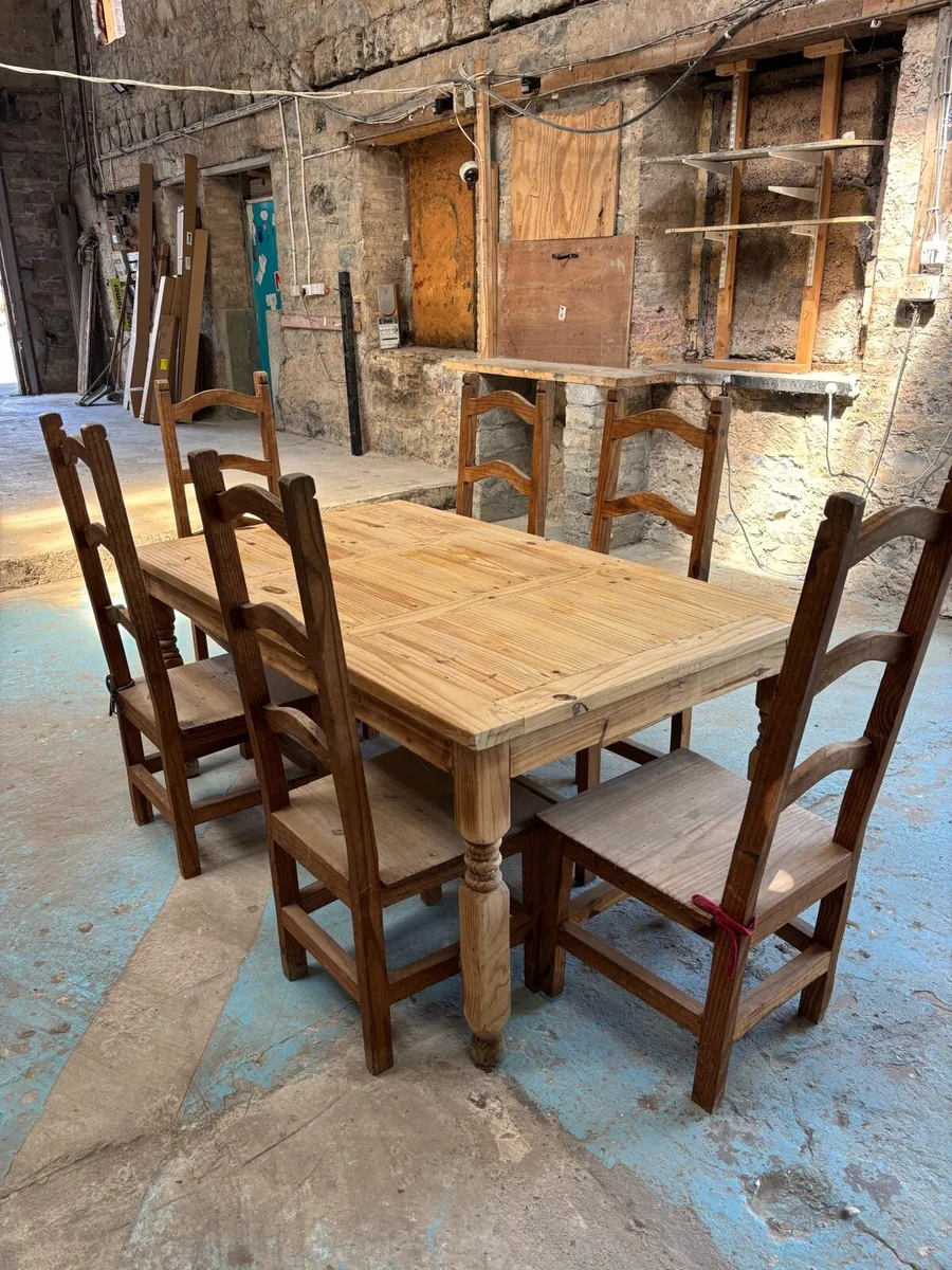 Dining Table and 6 chairs - Image 3