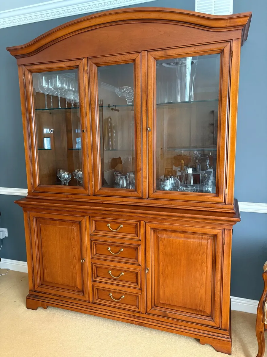 Beautiful Luxury Italian Selva Dresser