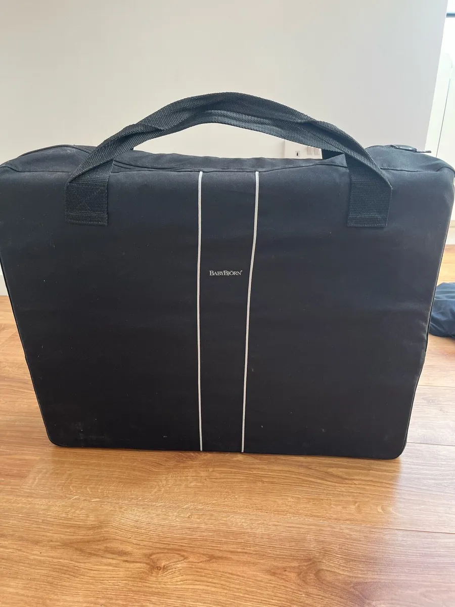Babybjorn travel cot - Image 2