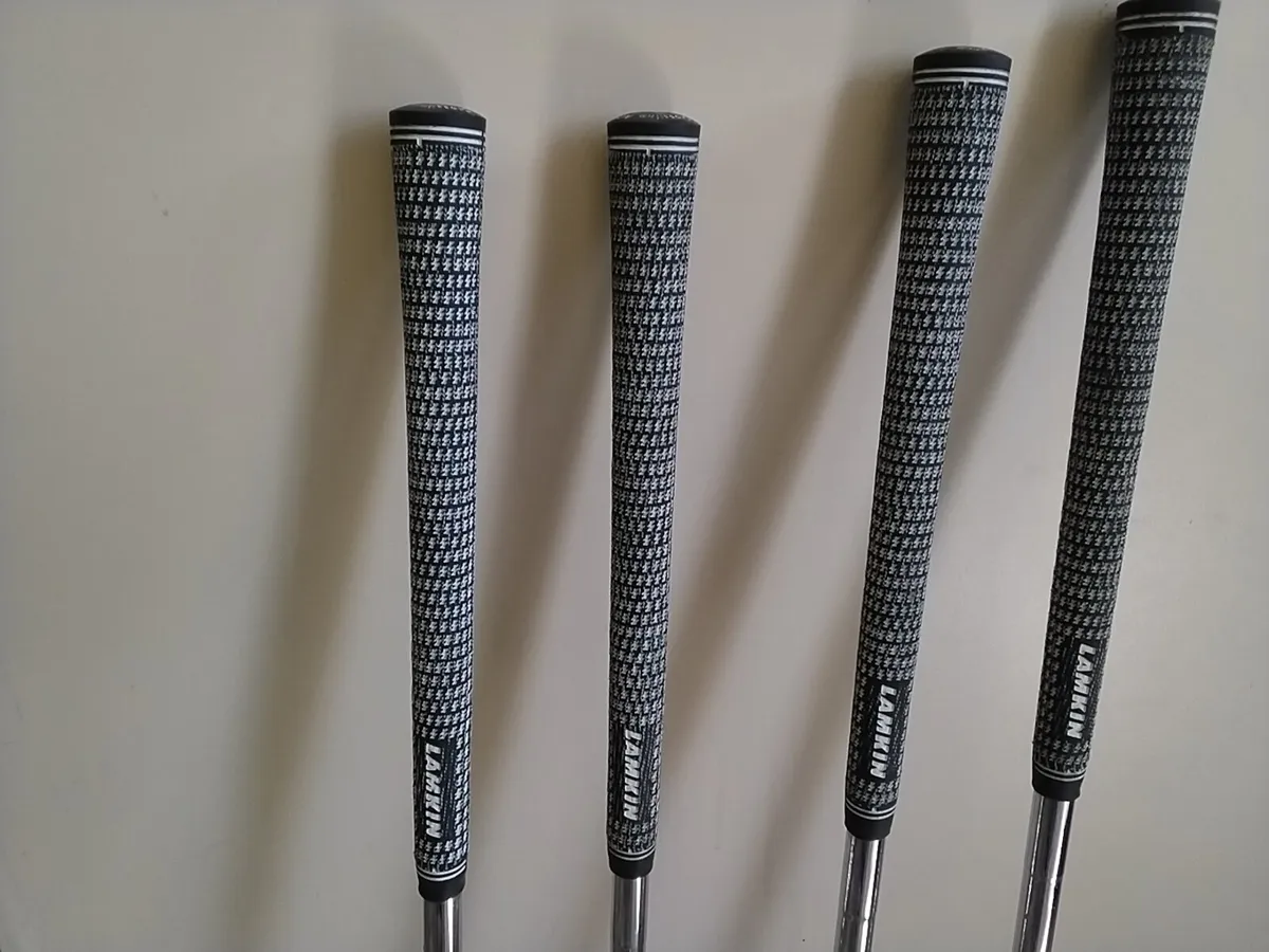 Srixon z765 irons 6-9 iron - Image 3