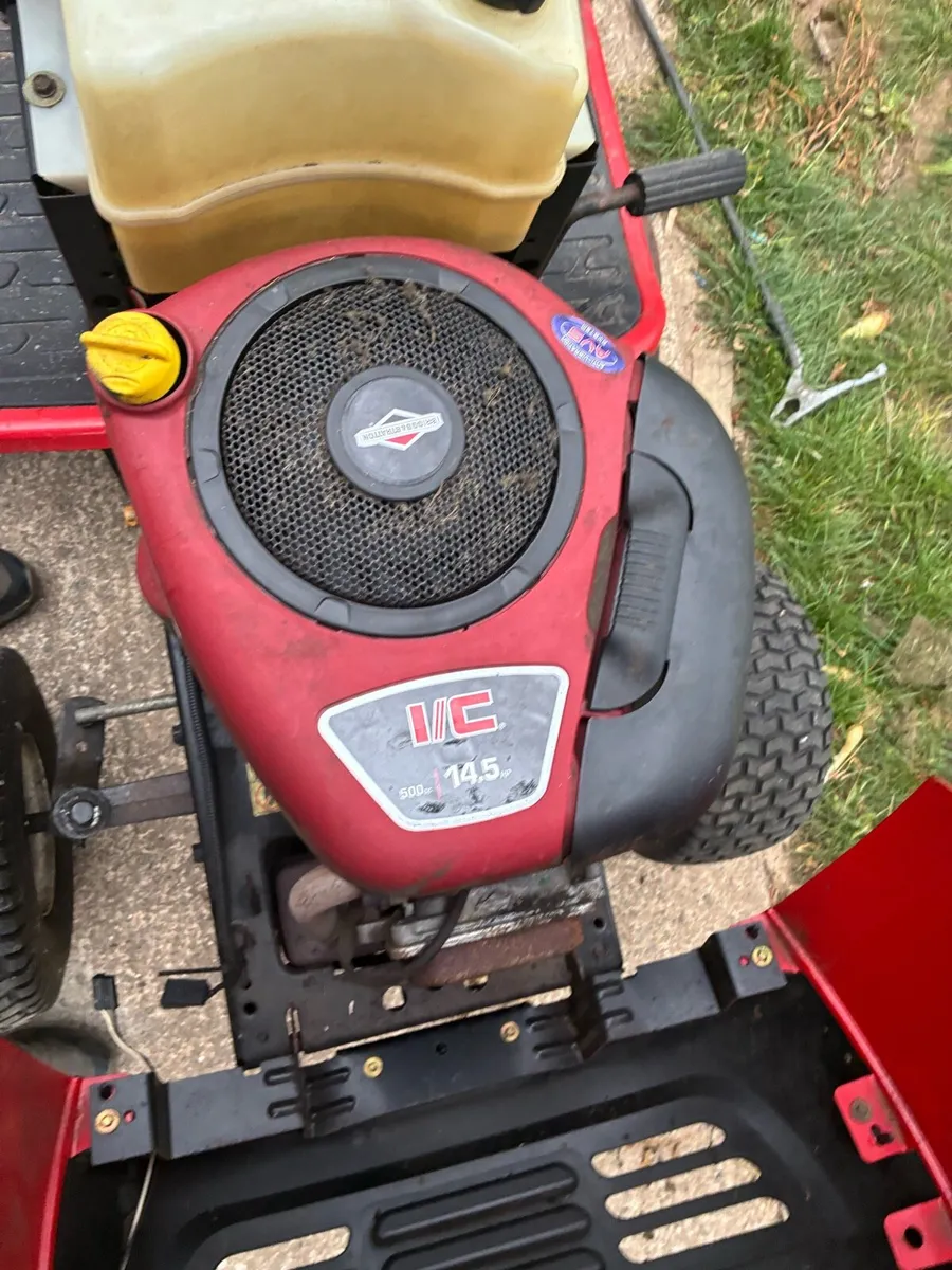 Ride on mower - Image 2