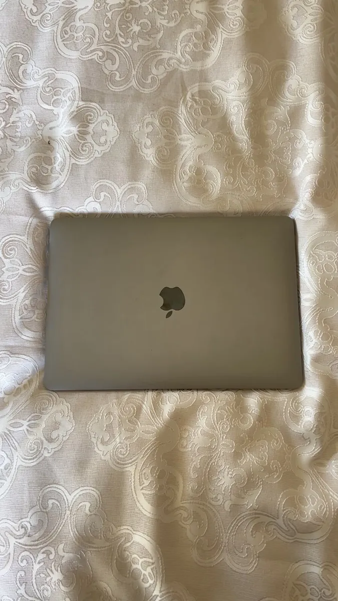 Apple MacBook Air 13" M1 256GB SSD 8GB RAM 94% BH - Image 2