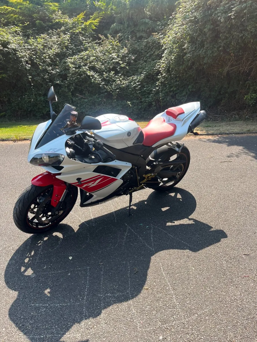 Yamaha r1 - Image 1