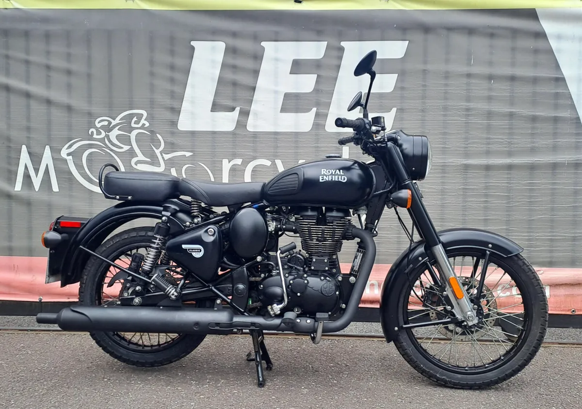 Royal Enfield Classic 2021 - Image 1