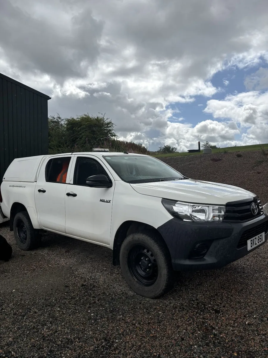 Toyota Hilux Active D-4D 4WD DCB 2018 - Image 1