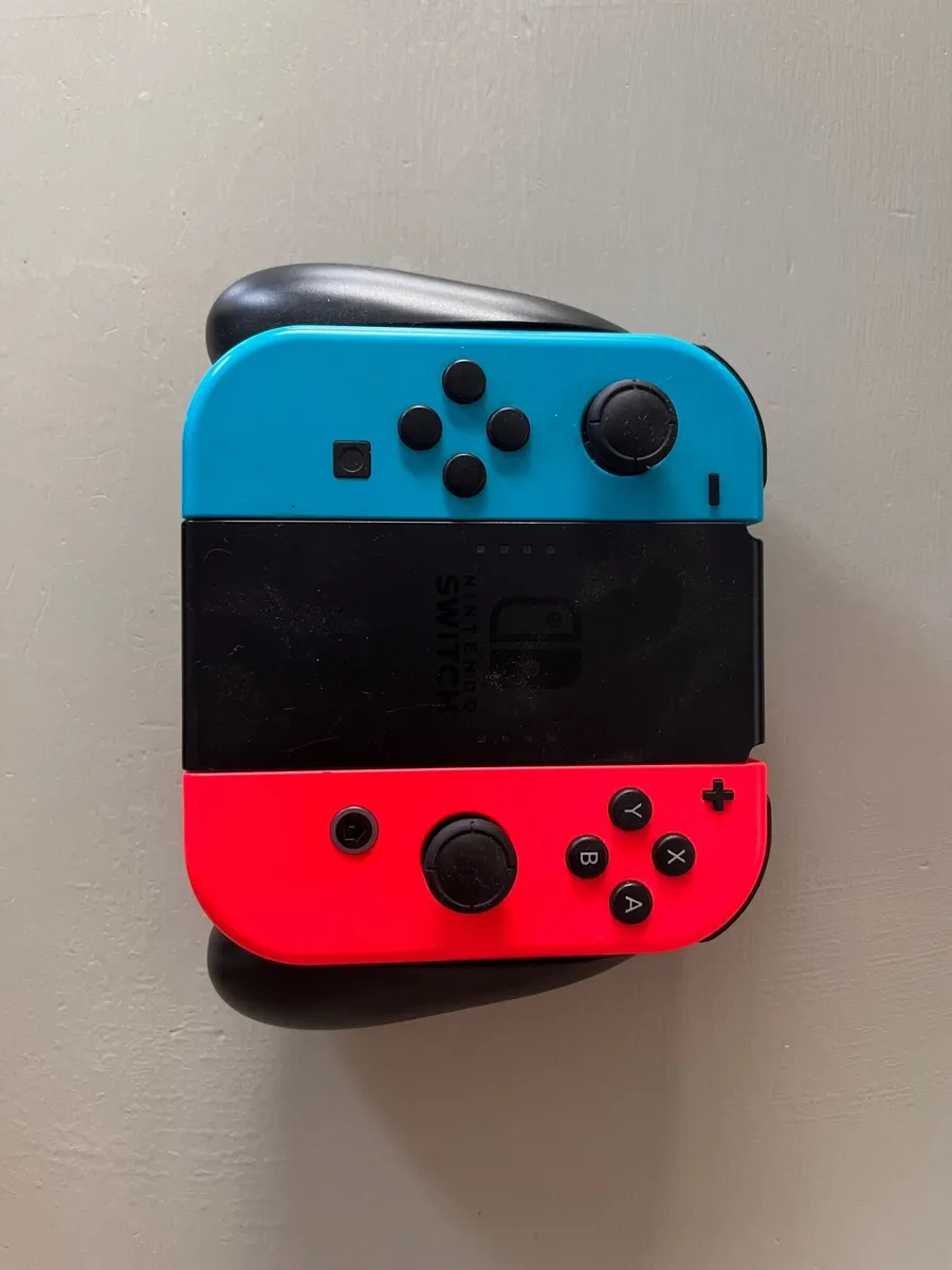 Nintendo Switch WITH Minecraft for Switch game - Image 2