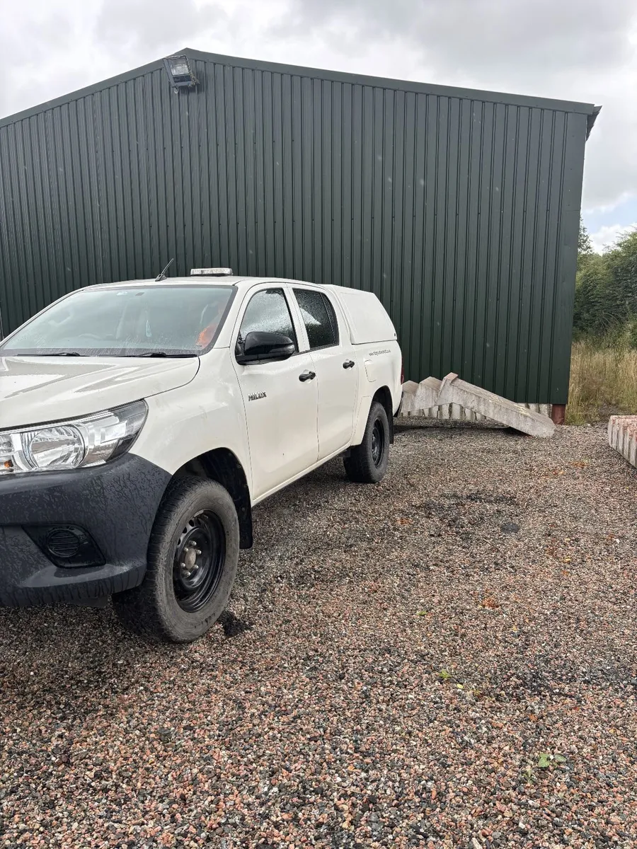 Toyota Hilux Active D-4D 4WD DCB 2018 - Image 3