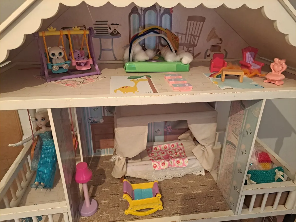 Dolls house with furniture!!quick sale - Image 4