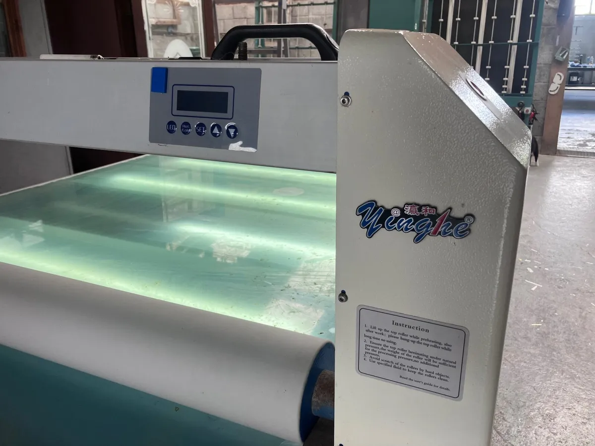 Flat bed laminator - Image 1