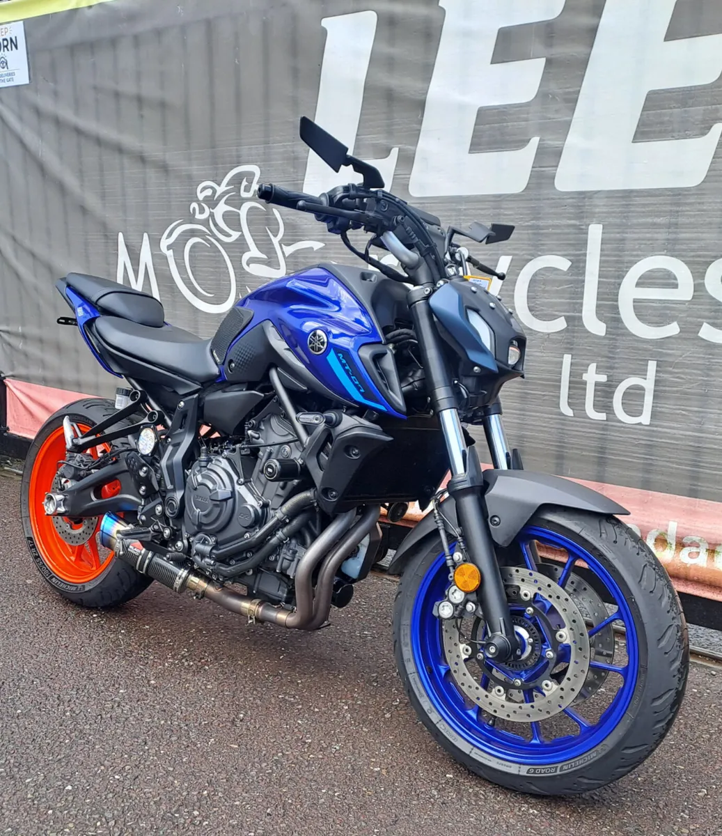2023 Yamaha MT-07 Blue - Image 2