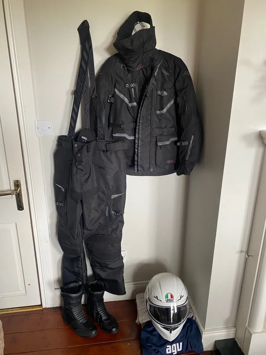 Women's motorcycle outfit - Image 3