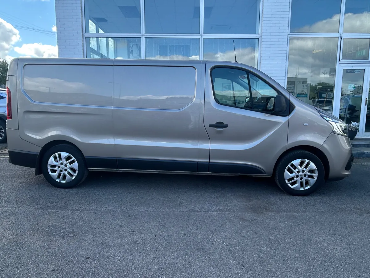 Renault Trafic 2020 - Image 2