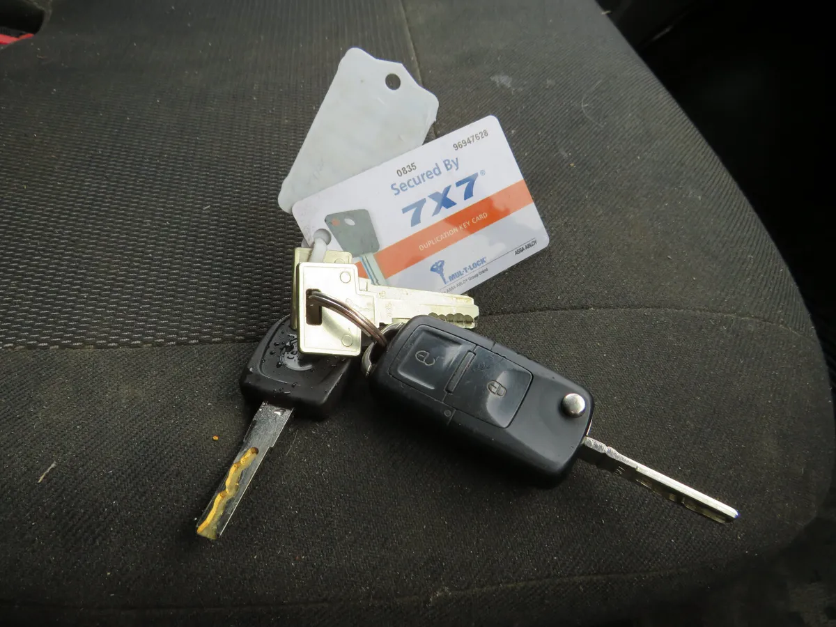 09 VW TRANSPORTER VAN 2.5 DOE & TAX 27 - Image 2