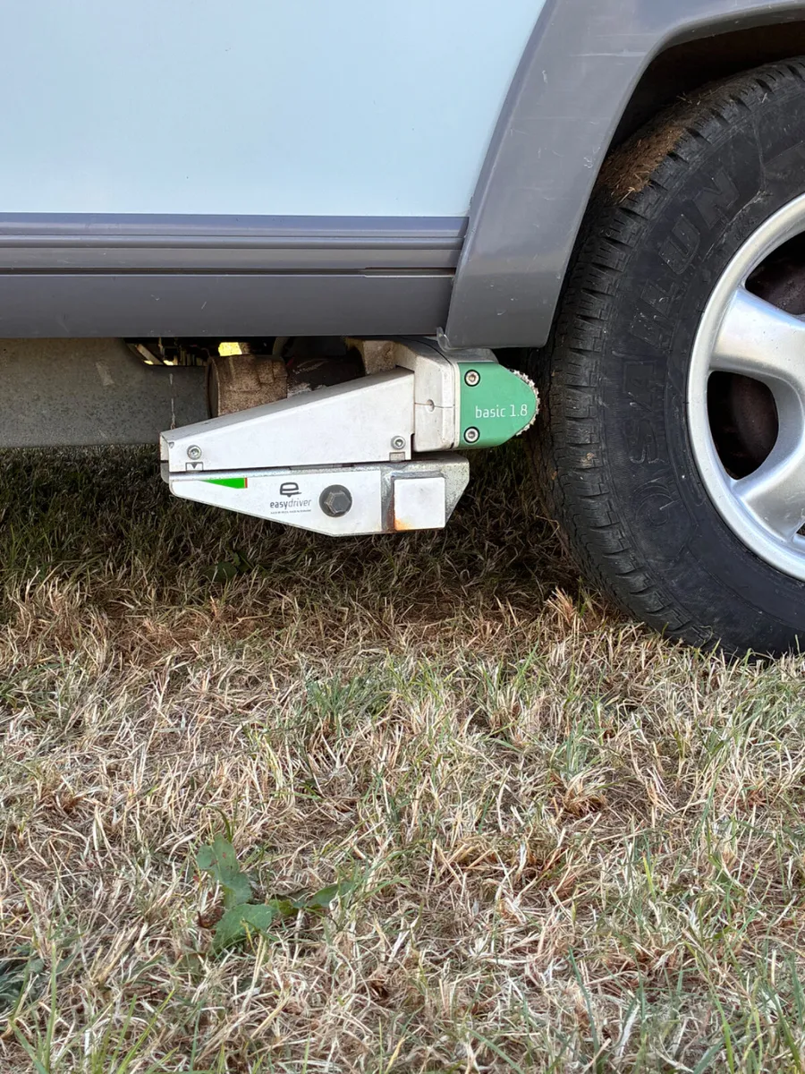 Knaus starclass 4 berth caravan - Image 2
