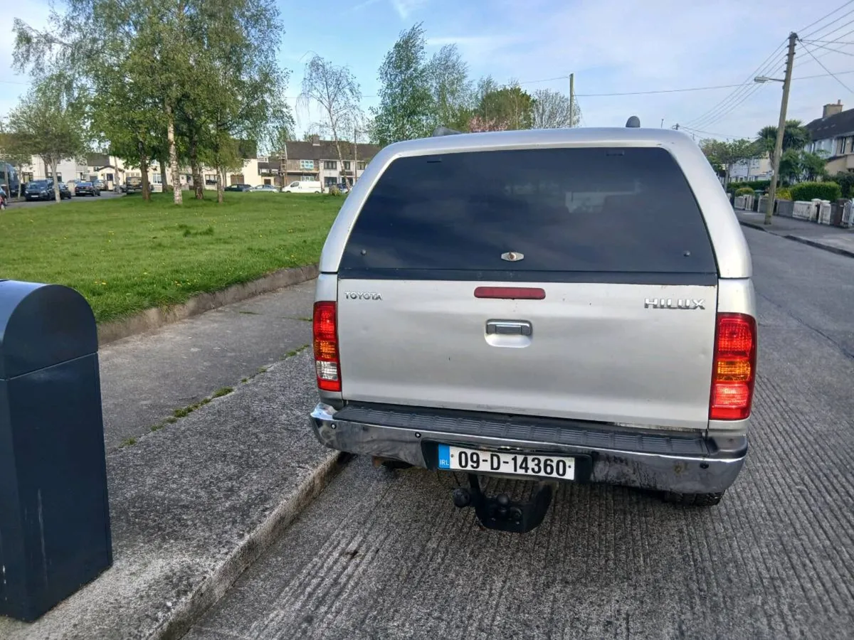 Toyota hilux 3.0 D4D automatic - Image 3