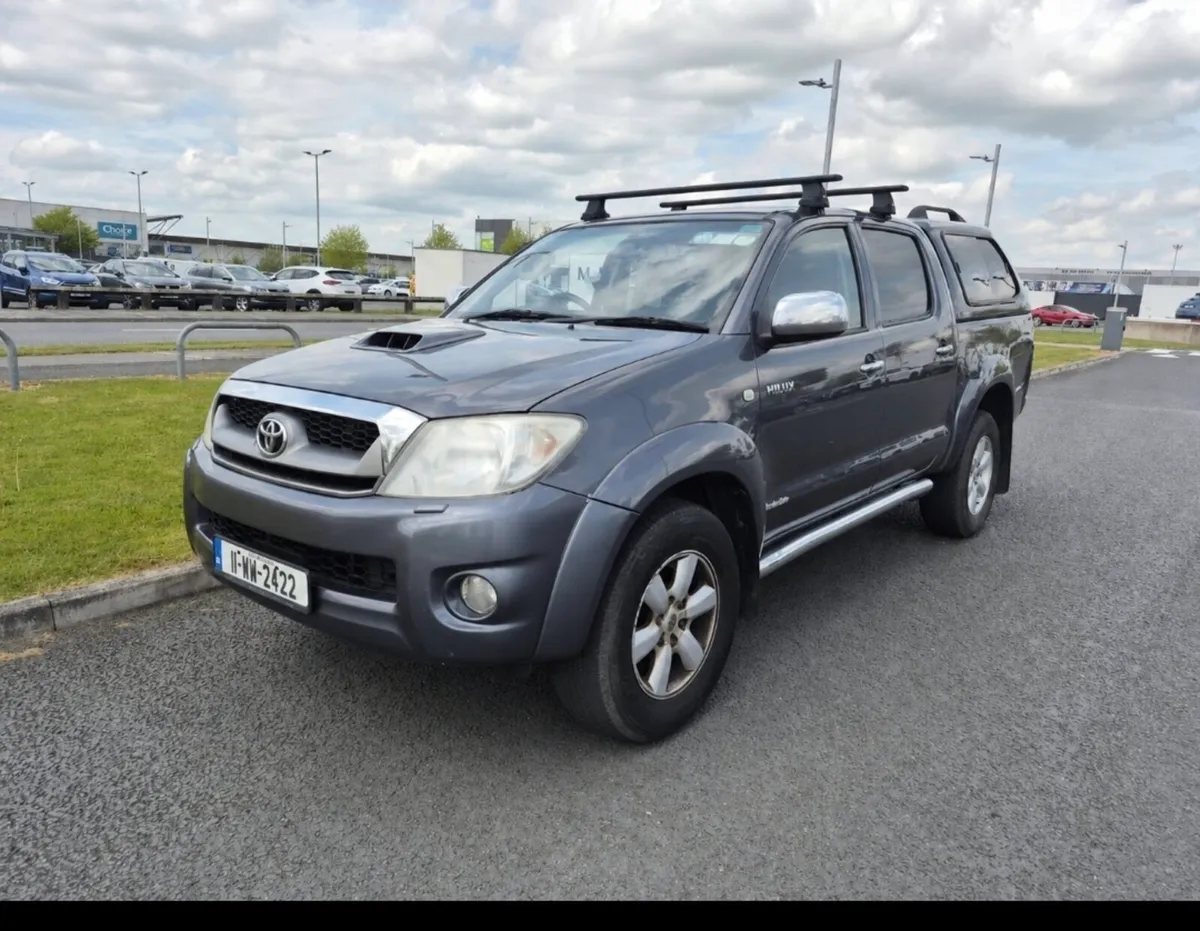 2011 TOYOTA HILUX 3.0D4D NEW CRVT - Image 1