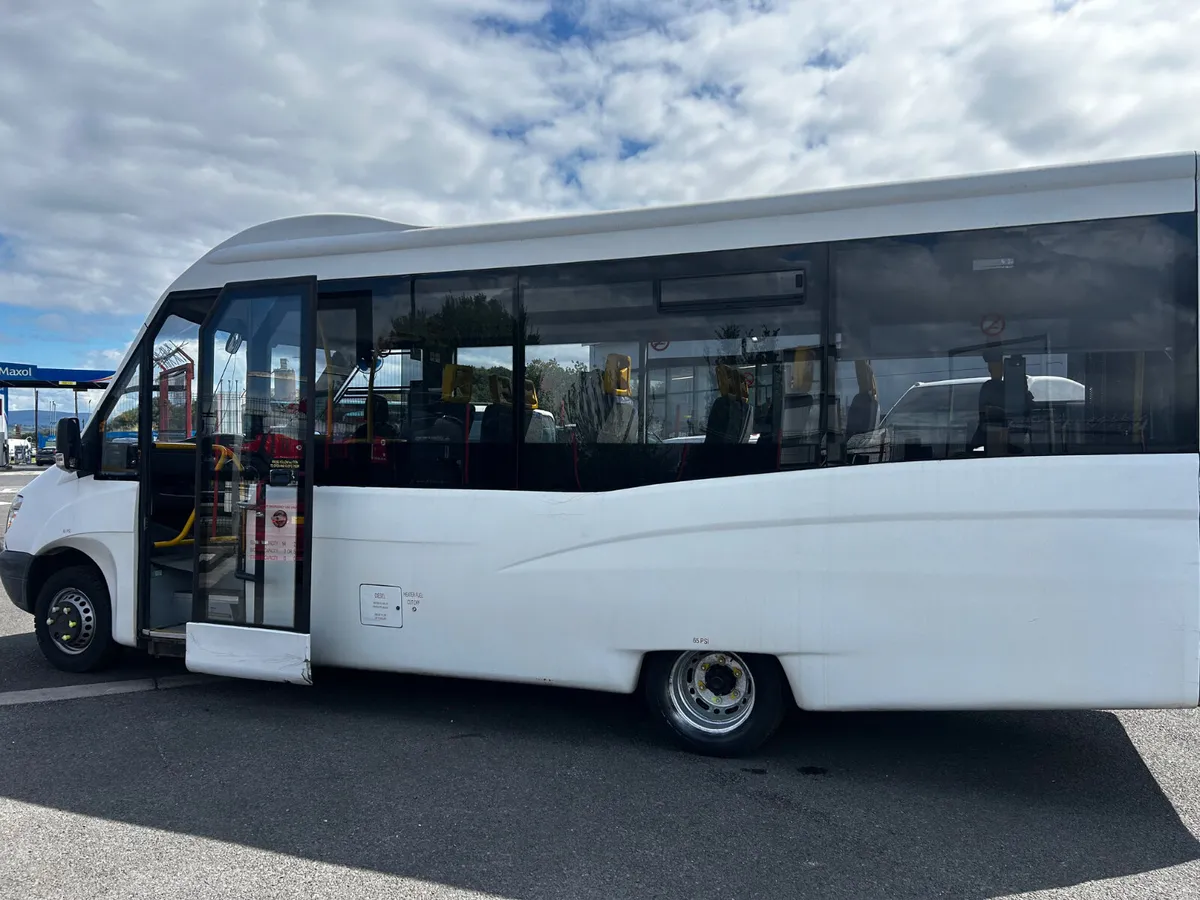 2008 Mercedes Benz Sprinter coach built mini bus - Image 4