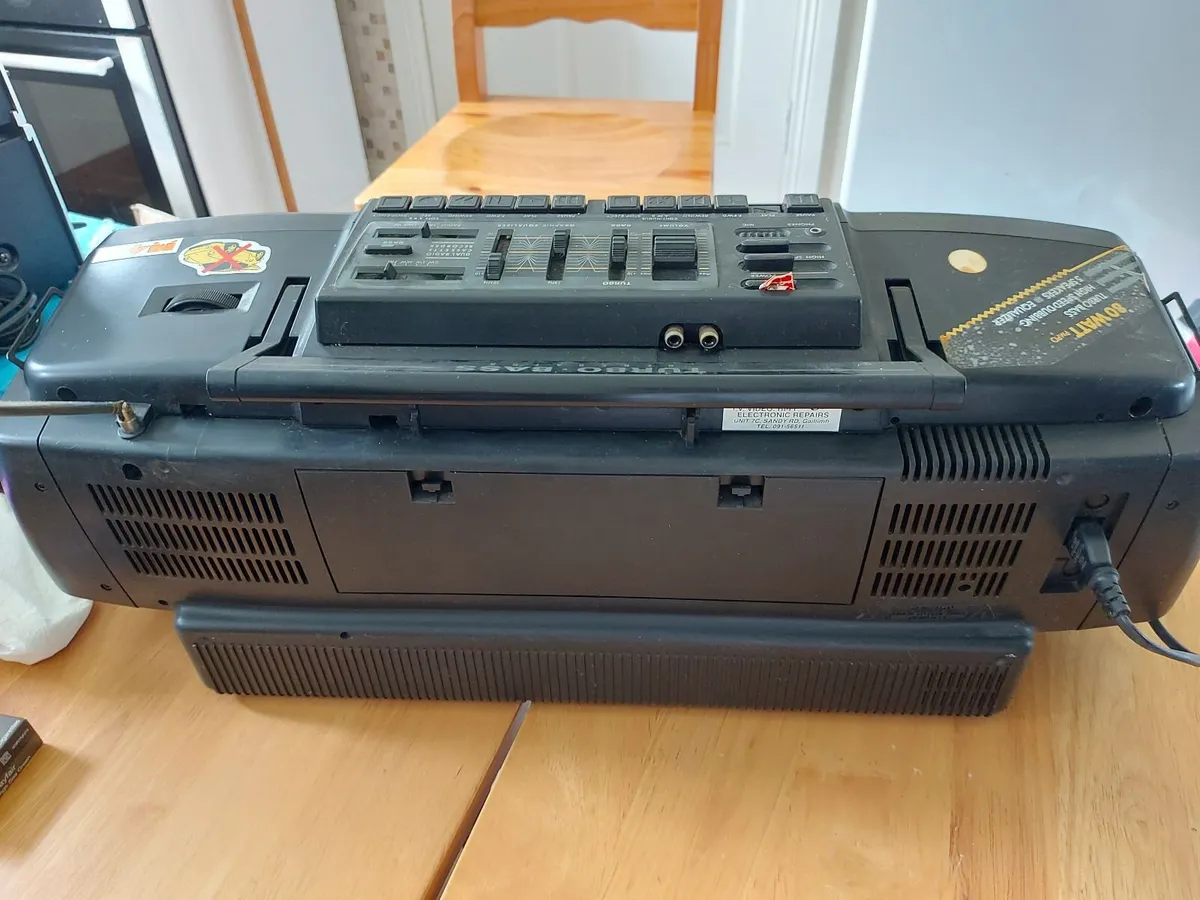 Philips Portable Boombox Music System, Model PZ1 - Image 3