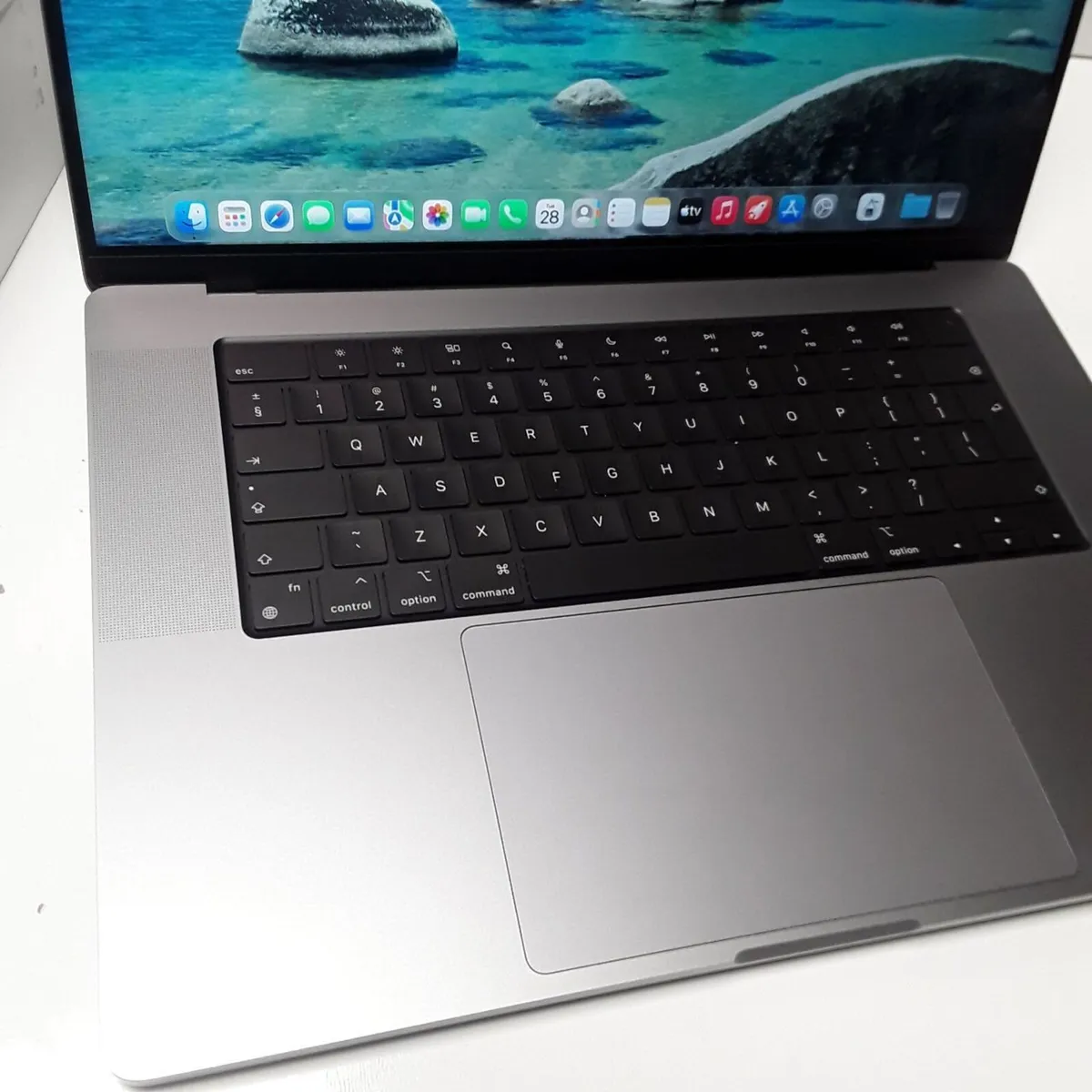 Apple MacBook Pro 16-inch (2021) M1 Pro Chip 16GB - Image 2