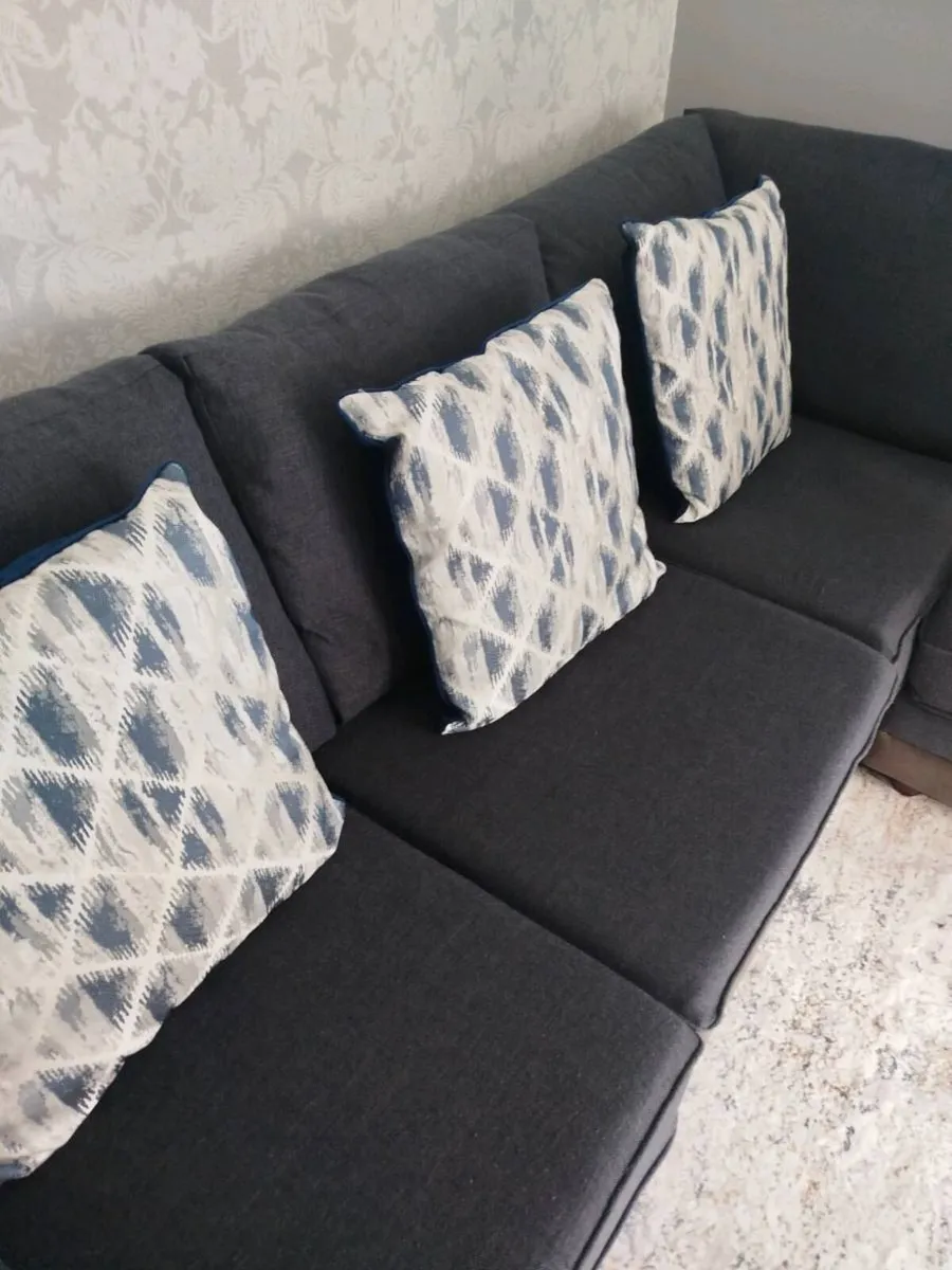 L shaped couch - Image 3