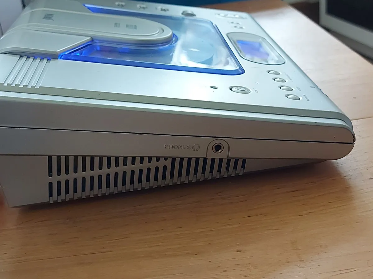 jWIN Micro Hi-Fi CD Player with AM-FM Stereo Radio - Image 3