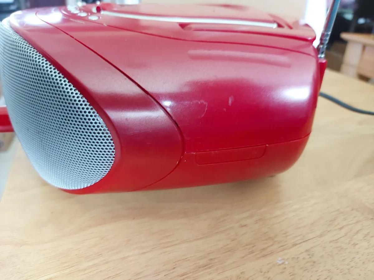 Bench Portable CD Player with Radio, Model KH222 - Image 4