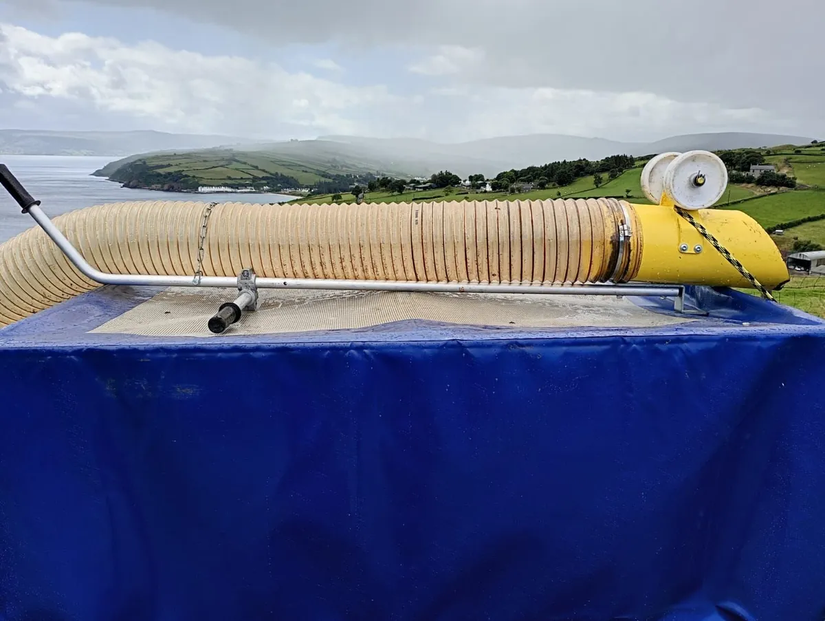 Leaf Vacuum trailer - Image 4