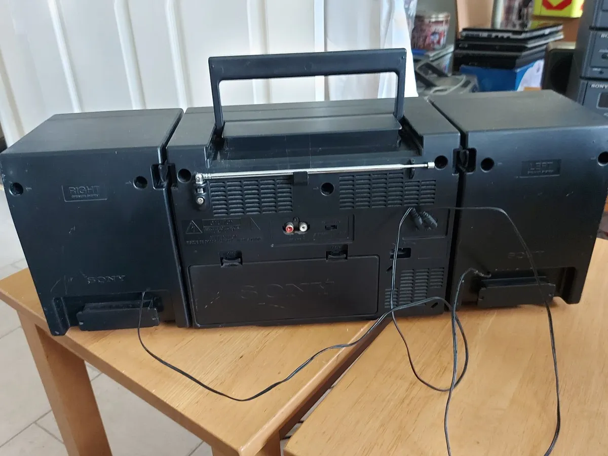 SONY Radio Cassette-Corder Model CFS-W455L - Image 4