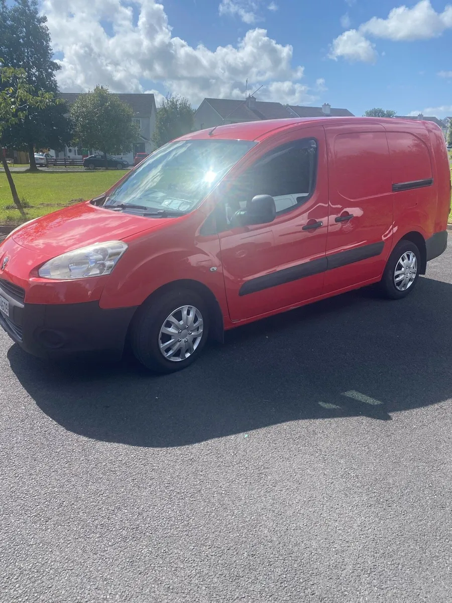 Peugeot van - Image 4