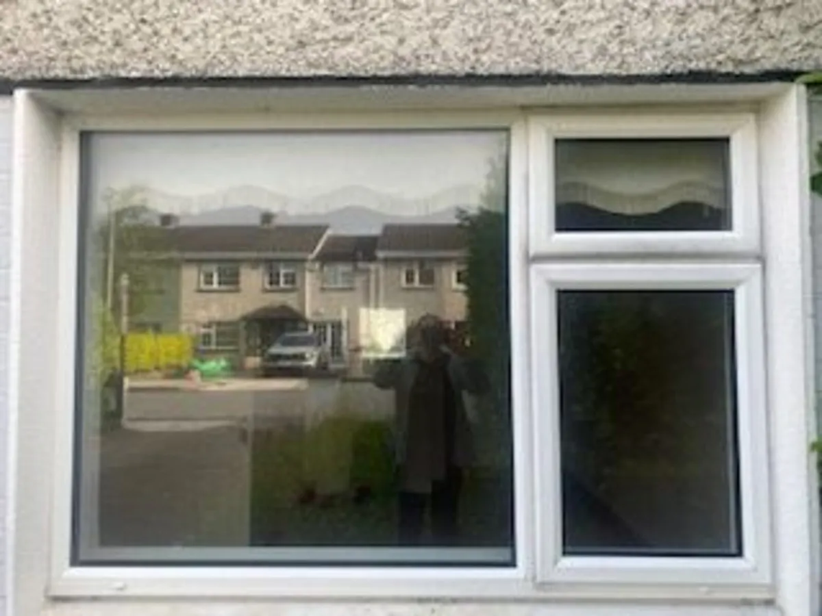 Set of 7 White PVC Windows - Image 4