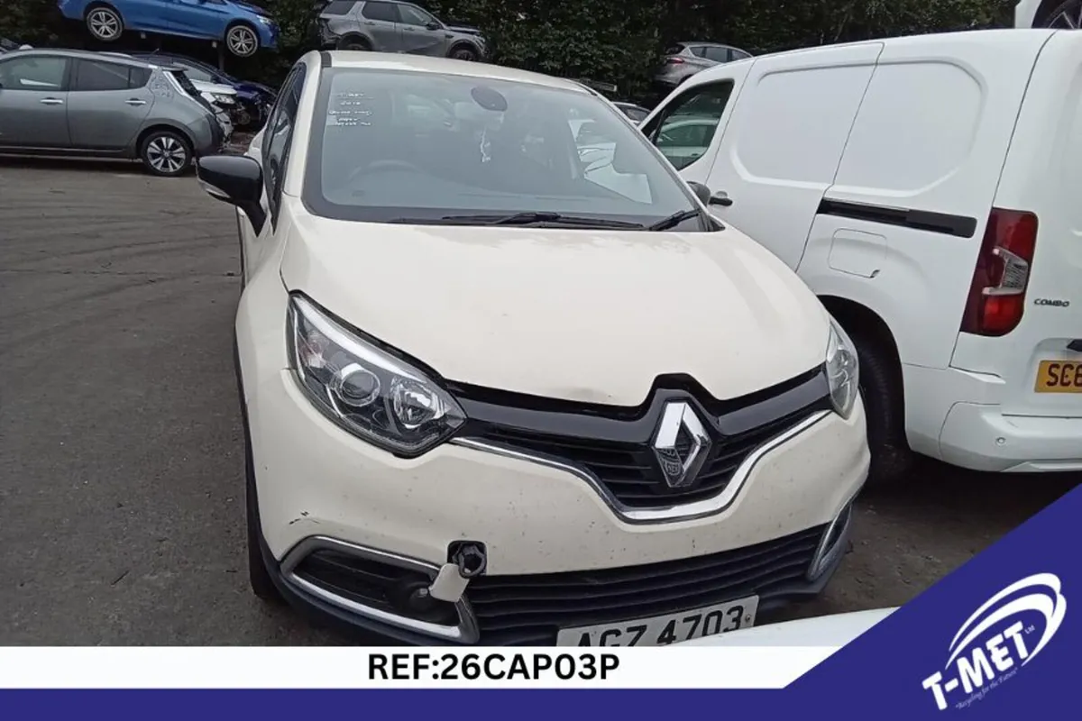 2015 RENAULT CAPTUR BREAKING FOR PARTS - Image 2