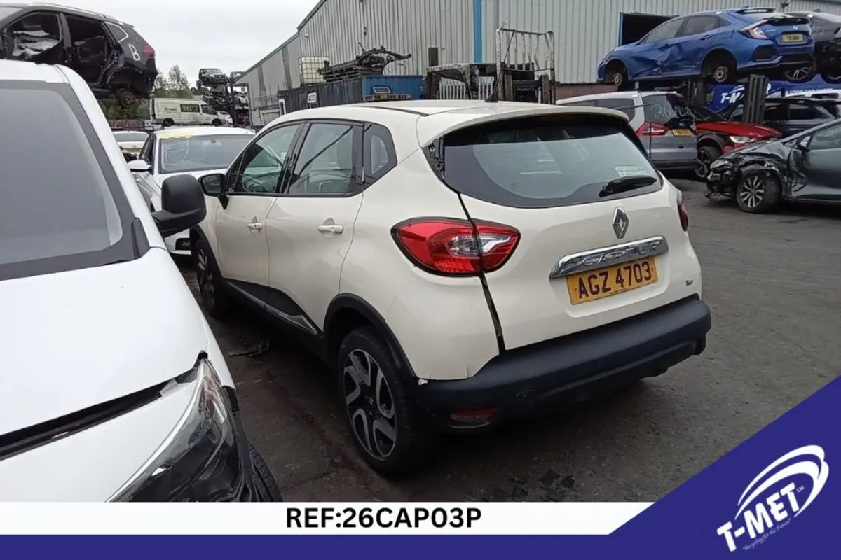 2015 RENAULT CAPTUR BREAKING FOR PARTS - Image 4