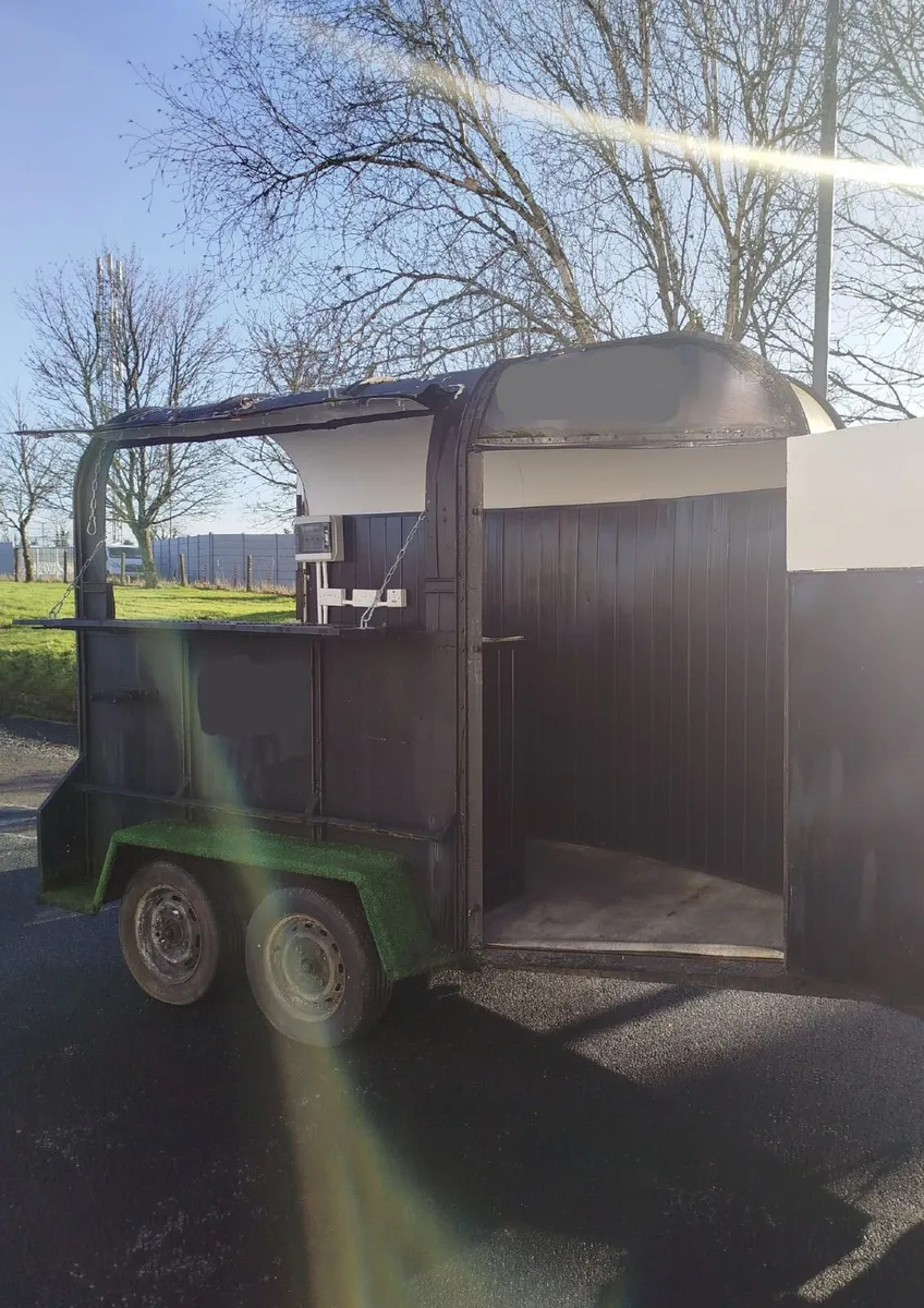 Converted Horse Box Coffee Cart – 12ft x 6ft - Image 3
