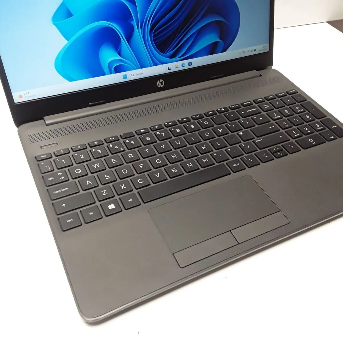 HP 250 G8 Notebook PC | Intel Core i5-1035G1 16GB - Image 4