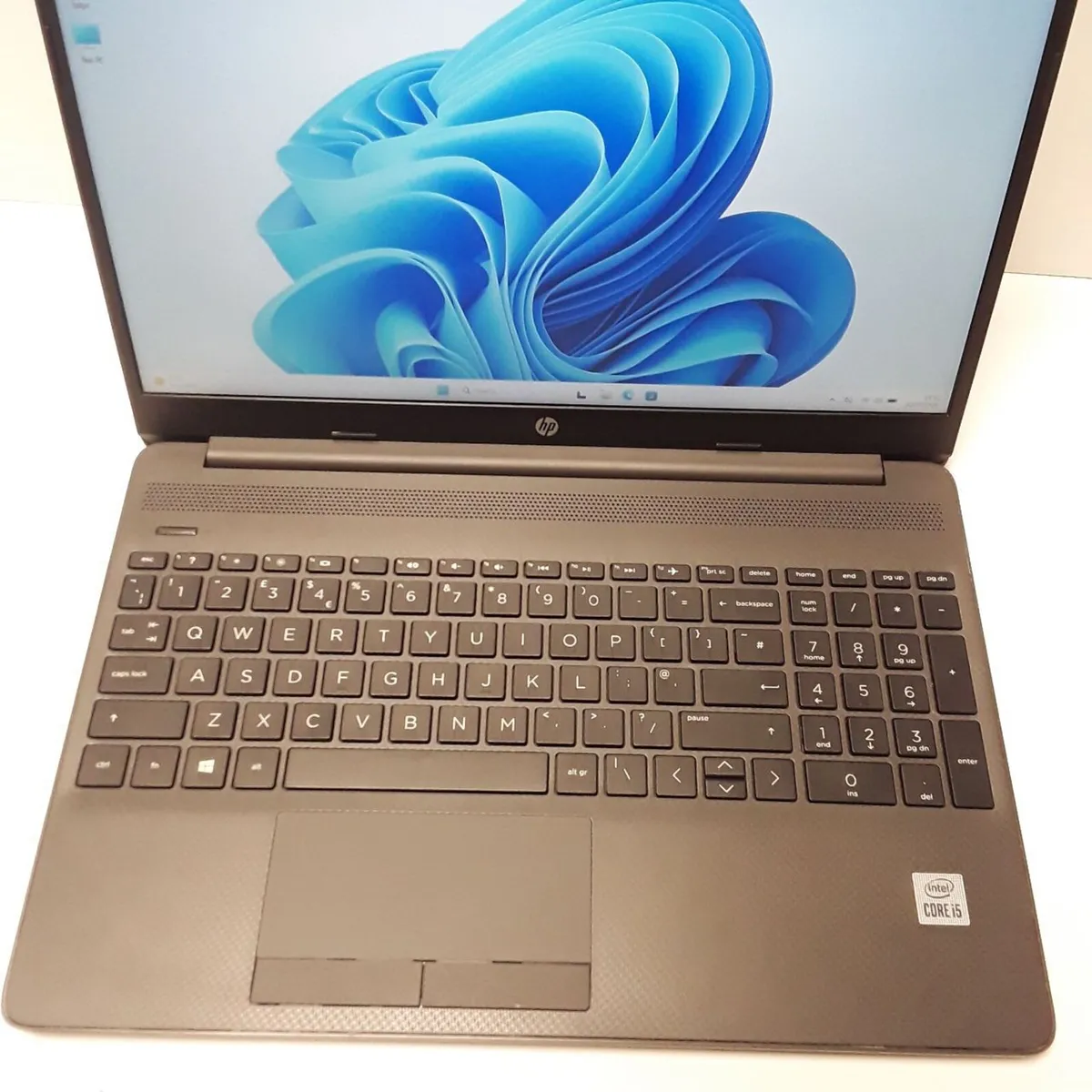 HP 250 G8 Notebook PC | Intel Core i5-1035G1 16GB - Image 2
