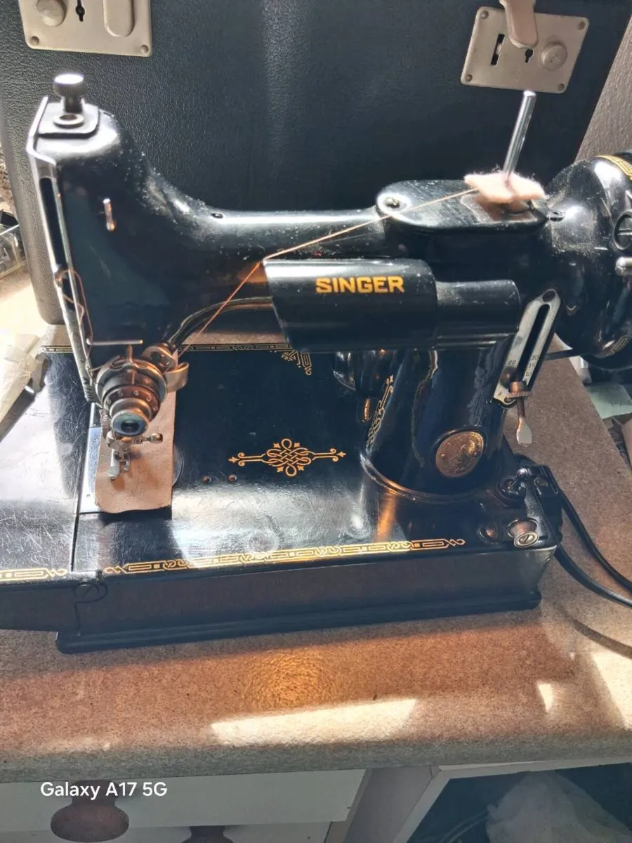 Singer 221 featherweight - Image 1