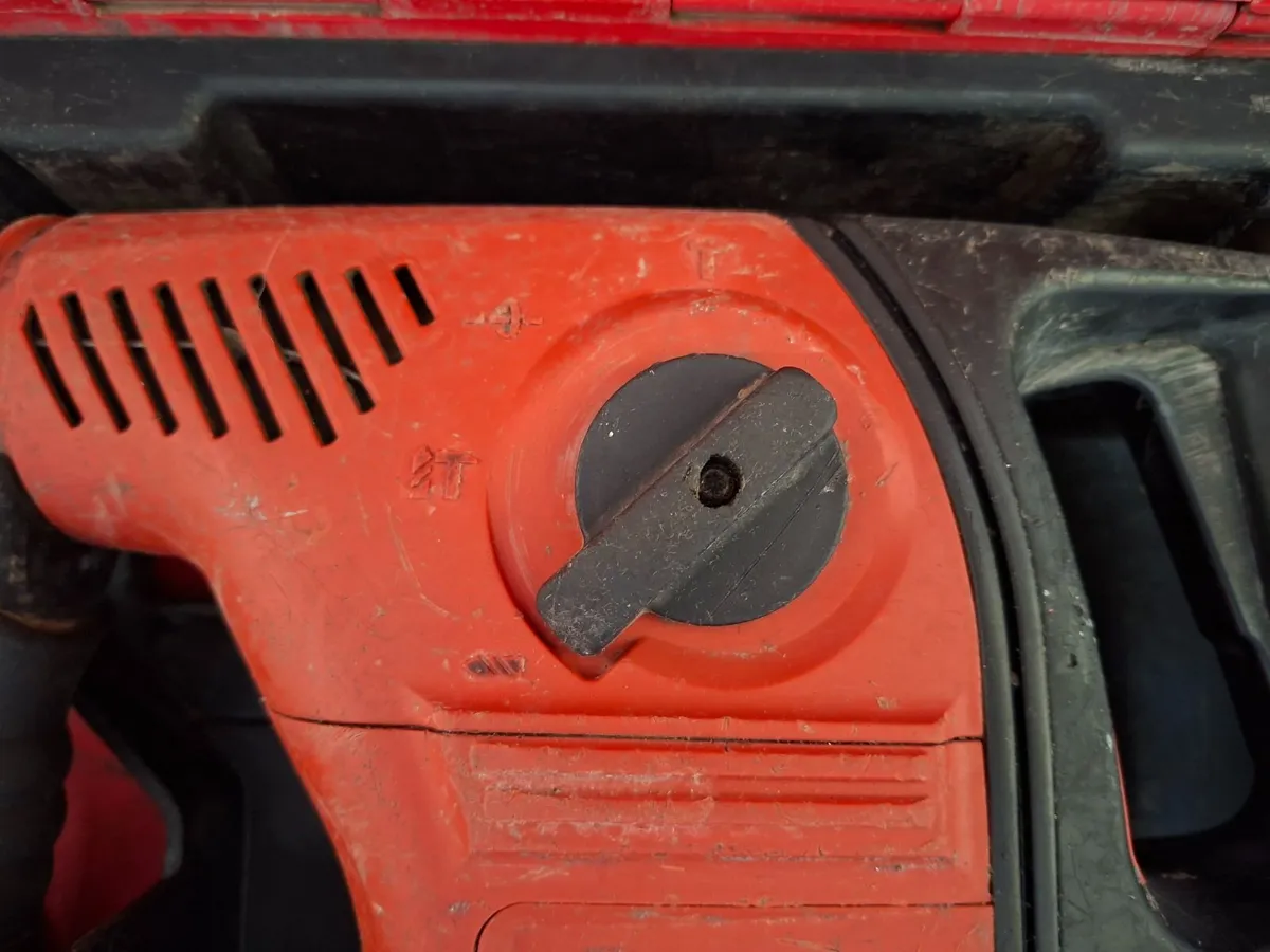 Hilti TE 40-AVR Sds+ 3 Mode 110v - Image 3