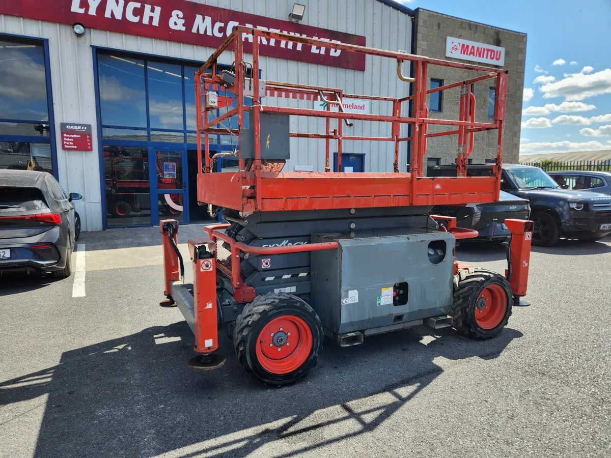 Skyjack 6832 rough terrain scissors lift - Image 2