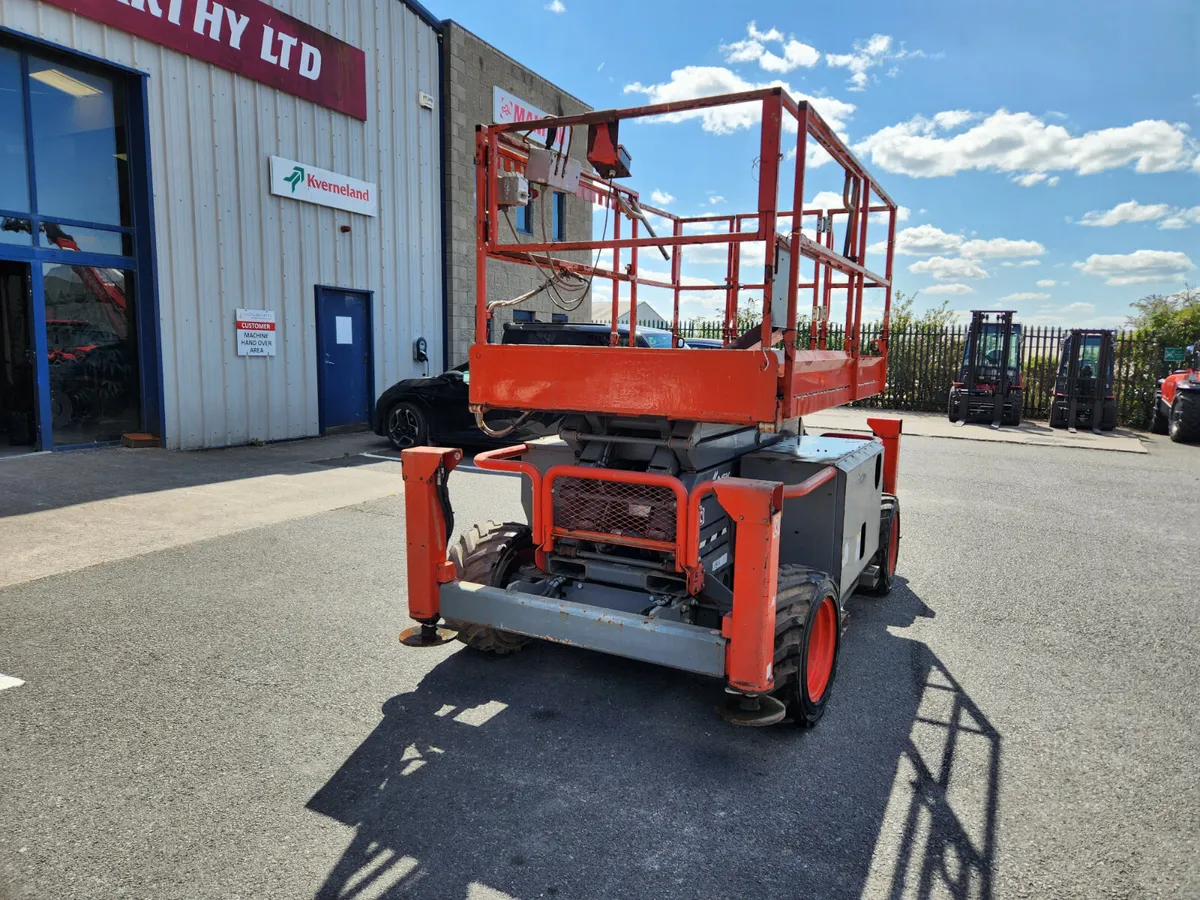 Skyjack 6832 rough terrain scissors lift - Image 3