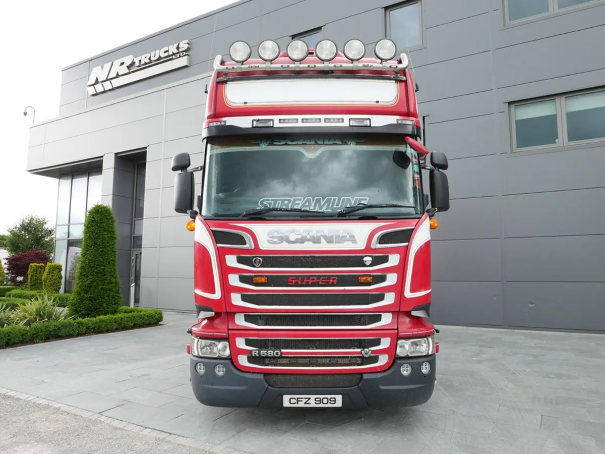 Scania R580 - Topline - 6x2 - T1-03288 - 2016 - Image 2