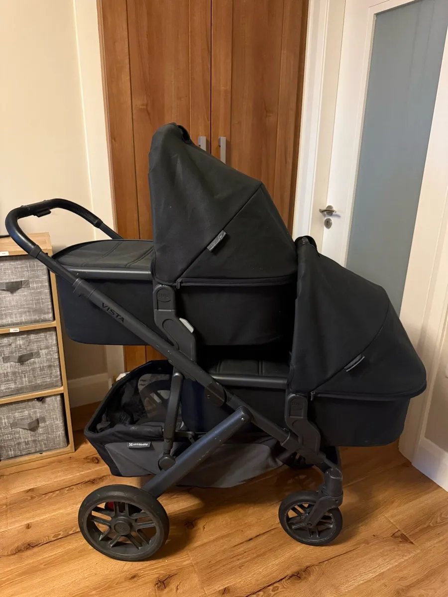 Uppababy Vista FULL TWIN Buggy with accessories - Image 1