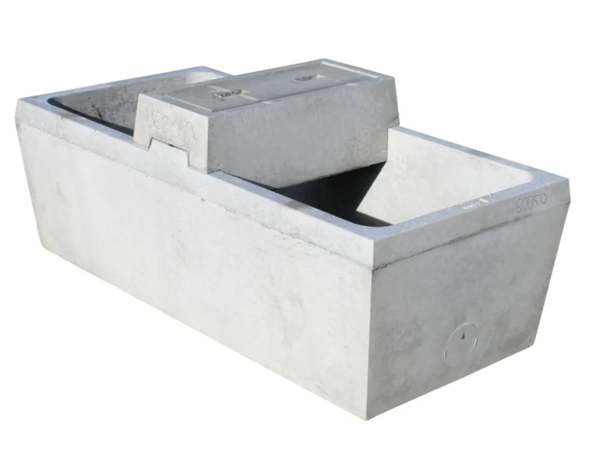 Farm Gates, Fence Wire & Concrete Troughs - Image 2