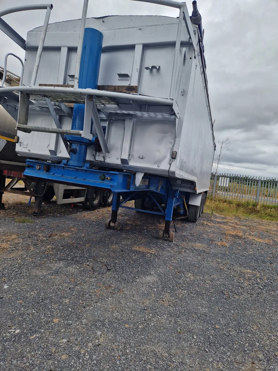 Tipping Trailer - Image 3