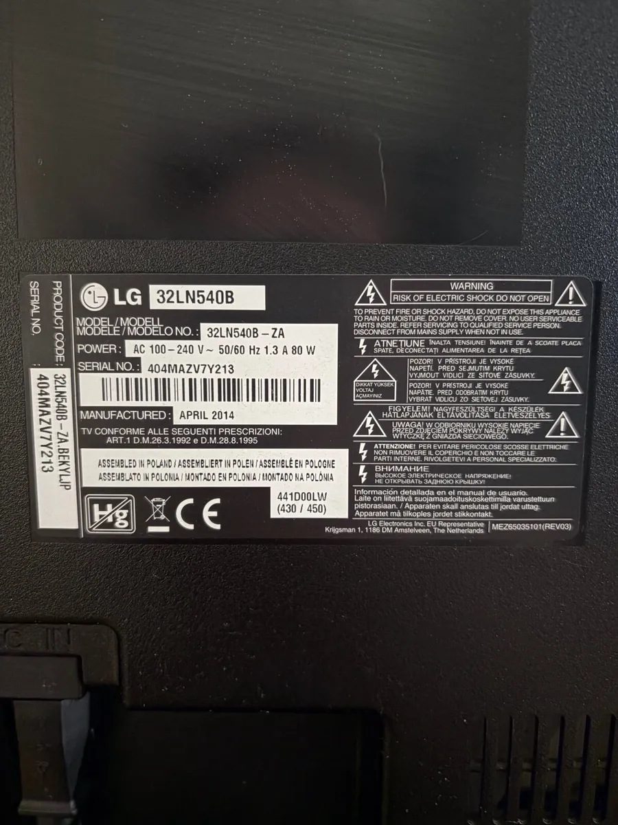 32 inch LG TV with remote - Image 4
