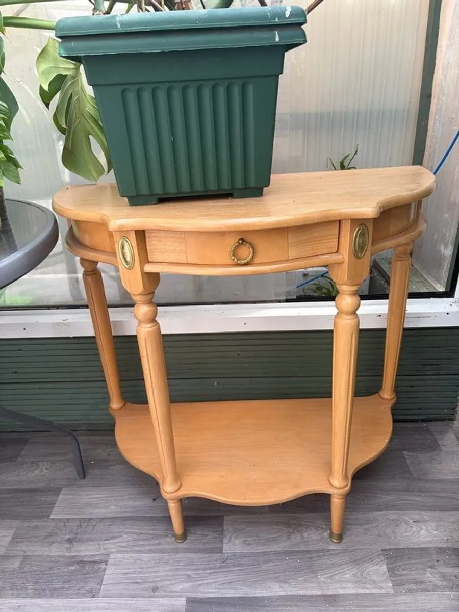 Console table - Image 1